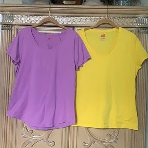 ❤️Hanes shirt bundle yellow & lavender both large